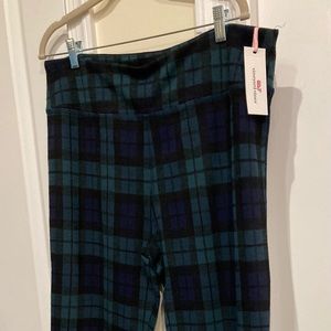 NWT’s Vineyard Vines Navy Green Plaid Leggings. XL